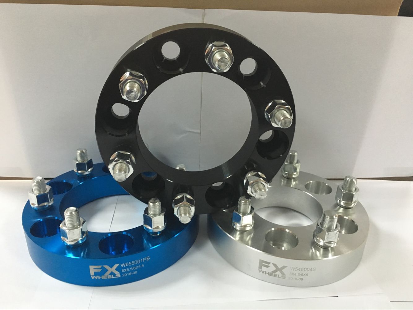 TrailFX Wheel Spacer 6x139.7mm/6x5.50 In Bolt Pattern 1.25 In Thick 78.10mm Hub Silver Alum Set Of 2