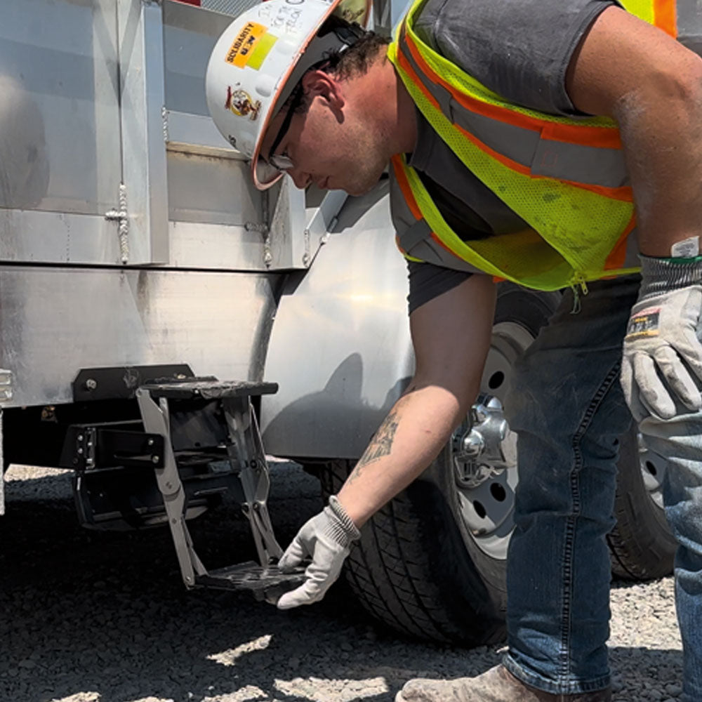 Rock Slide Engineering R-STEP 9 Inch Wide Step with Universal Brackets To Mount On Flat Surface