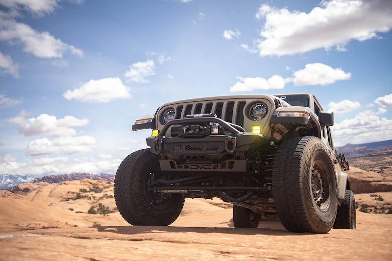 DV8 Offroad Front Sway Bar Disconnect Motor Skid Plate – Jeep Wrangler JL & Gladiator JT (2018-Present)