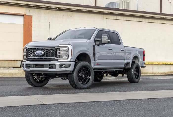 Readylift 2.5" Coil Spring Front Lift Kit W/Falcon 2.1 Monotube Fronts And Tow Haul Rear Shocks - Ford Super Duty Diesel 4WD (2020-Present)