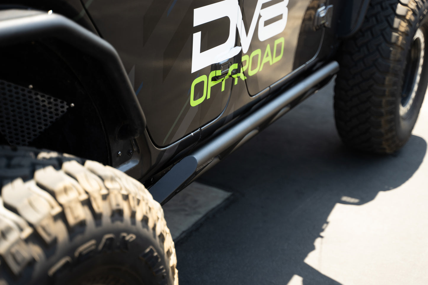 DV8 Offroad Jeep Wrangler JLU FS-15 Series Rock Sliders (2018-Present)