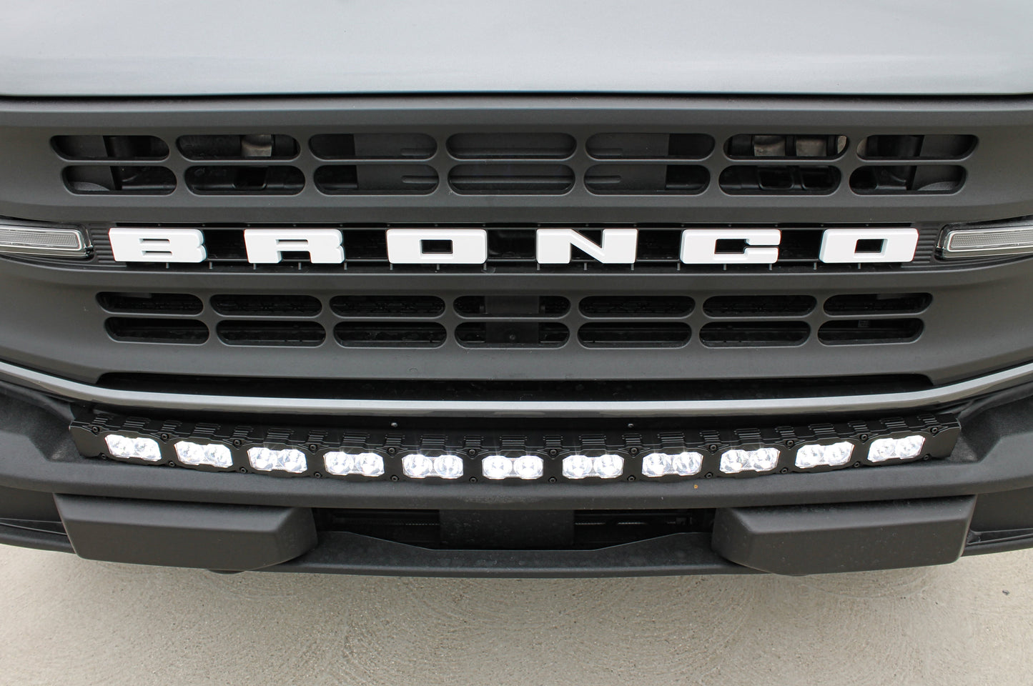 M&R Automotive Standard Bumper lightbar - 40' PRO - Ford Bronco (2021-Present)